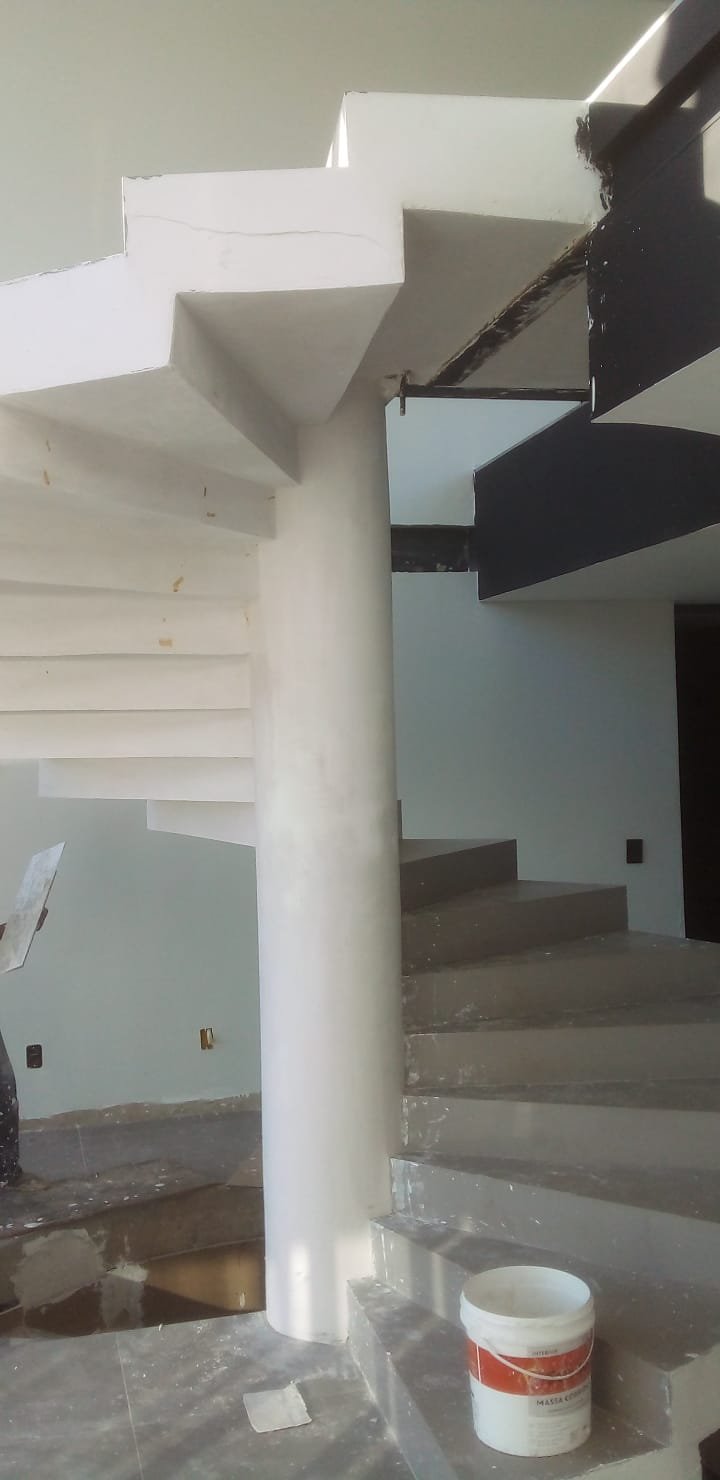 Escada interna em acabamento